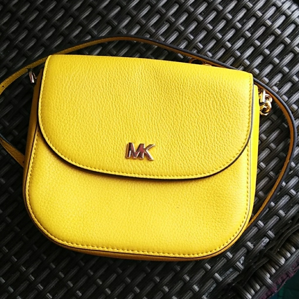 Cross body purse